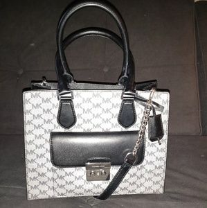 ❌️SOLD❌️Michael Kors Handbag/Crossbody